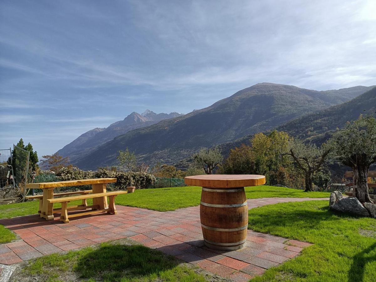 Le Temps Retrouve - Casa Tipica Con Giardino Villeneuve Exterior foto